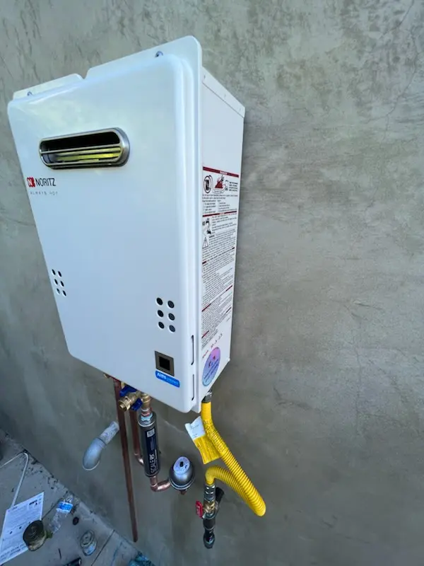 Tankless water heater installation for Glen Court homes